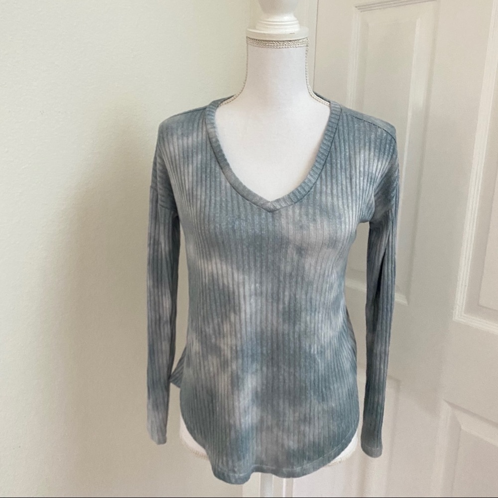 American Eagle Outfitters Ribbed V-neck Tie Dye XS